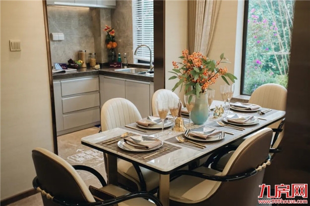 宽境四房 | 奢阔尺度,盛纳三代人的生活愿景——九房网 宽境四房 | 奢阔尺度,盛纳三代人的生活愿景——九房网