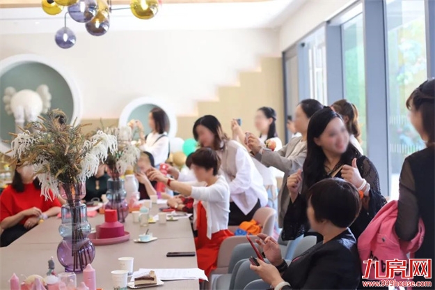 融创福州府 | 业主实录第3期 服务匠师观:探索美好的可能——九房网 融创福州府 | 业主实录第3期 服务匠师观:探索美好的可能——九房网