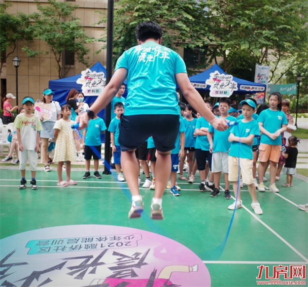 开学第一个周末,这群融侨少年用奔跑迎接晨光!——九房网 开学第一个周末,这群融侨少年用奔跑迎接晨光!——九房网