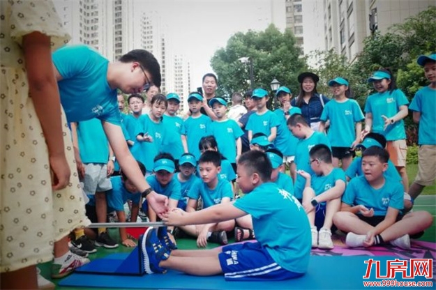 开学第一个周末,这群融侨少年用奔跑迎接晨光!——九房网 开学第一个周末,这群融侨少年用奔跑迎接晨光!——九房网