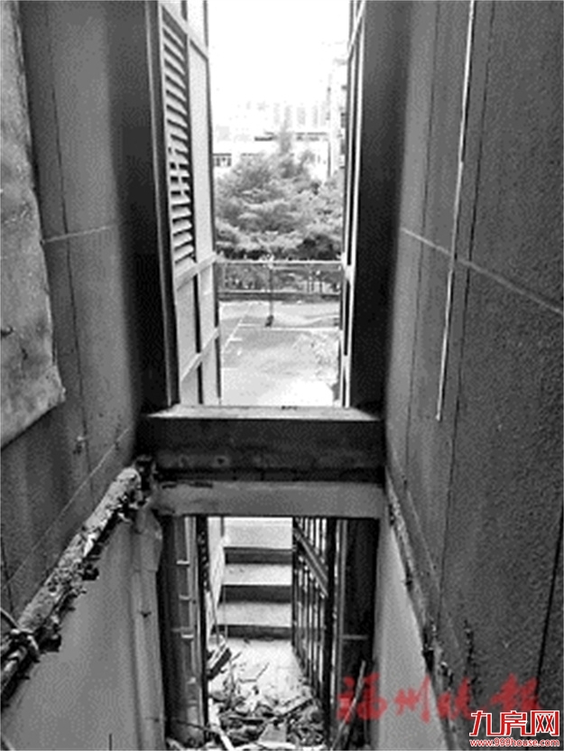 占用采光井扩建房屋　晋安城管强制拆除——九房网