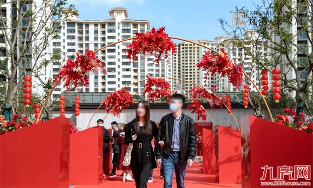 荣归府门|岚湾正荣府盛大交付，臻启风雅人居——九房网