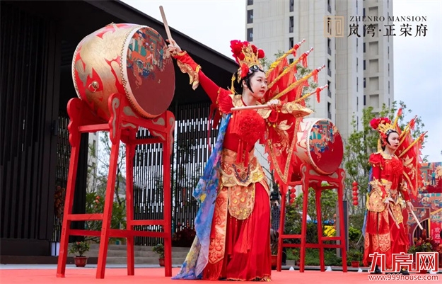 荣归府门|岚湾正荣府盛大交付，臻启风雅人居——九房网