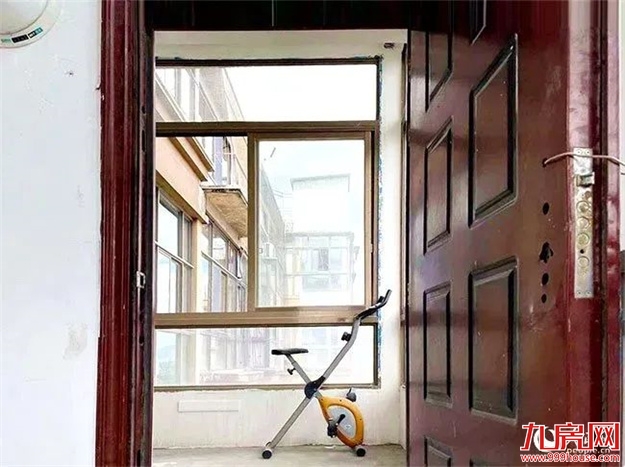 人民网报道！10年“屹立不倒”，福州惊现“最牛”违建！——九房网