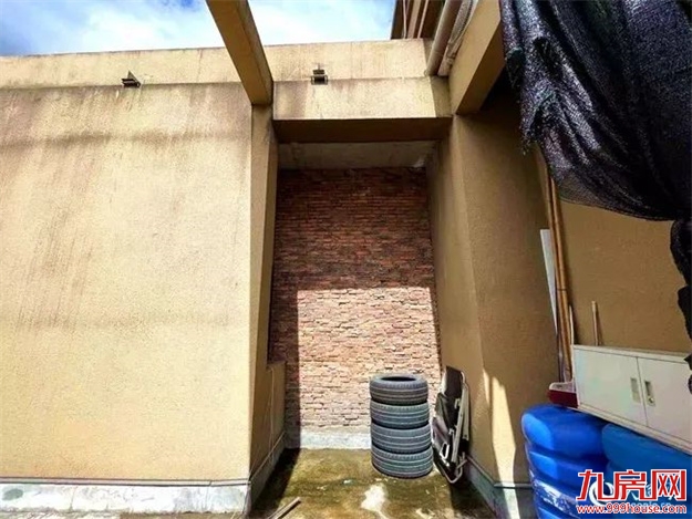 人民网报道！10年“屹立不倒”，福州惊现“最牛”违建！——九房网