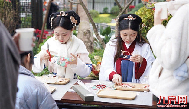 一场沉浸式歌舞剧的园游会，探秘海月江南东方美学——九房网