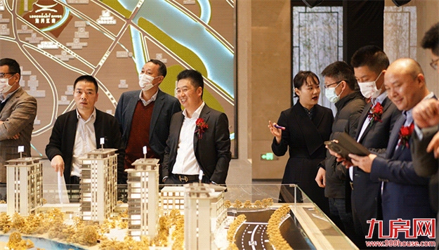 一场沉浸式歌舞剧的园游会，探秘海月江南东方美学——九房网