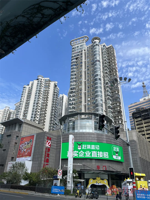 实探!房价连跌3个月!有房降6千/㎡!岛内这片区不香了?——九房网 实探!房价连跌3个月!有房降6千/㎡!岛内这片区不香了?——九房网