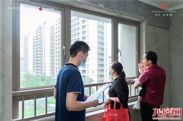 实探!滨江正荣府交付现场,一大波实景照流出——九房网 实探!滨江正荣府交付现场,一大波实景照流出——九房网
