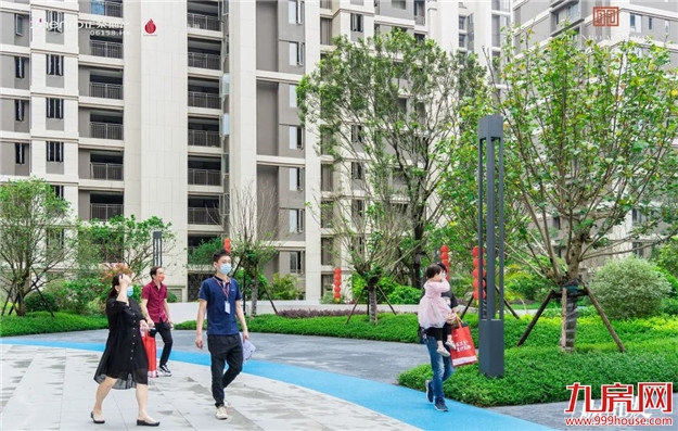 实探!滨江正荣府交付现场,一大波实景照流出——九房网 实探!滨江正荣府交付现场,一大波实景照流出——九房网