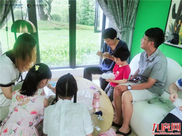 这些笑容的甜度,藏着幸福的指数——九房网 这些笑容的甜度,藏着幸福的指数——九房网