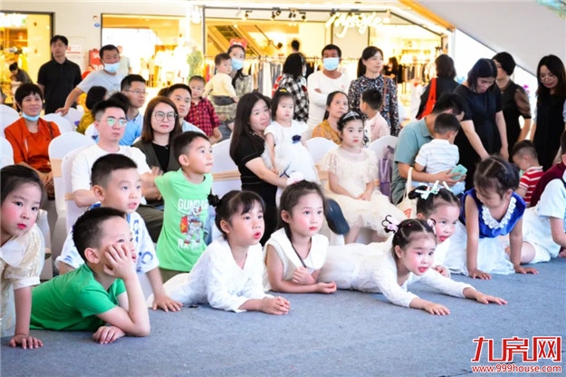 这些笑容的甜度,藏着幸福的指数——九房网 这些笑容的甜度,藏着幸福的指数——九房网