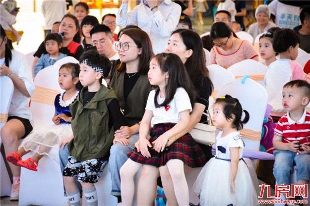 这些笑容的甜度,藏着幸福的指数——九房网 这些笑容的甜度,藏着幸福的指数——九房网