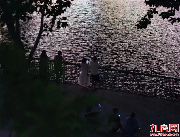 定了!约在今晚!——九房网 定了!约在今晚!——九房网