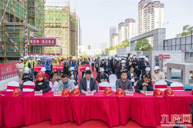 喜封金顶 | 正荣悦玲珑二期以匠心致品质,美好如约绽放——九房网 喜封金顶 | 正荣悦玲珑二期以匠心致品质,美好如约绽放——九房网