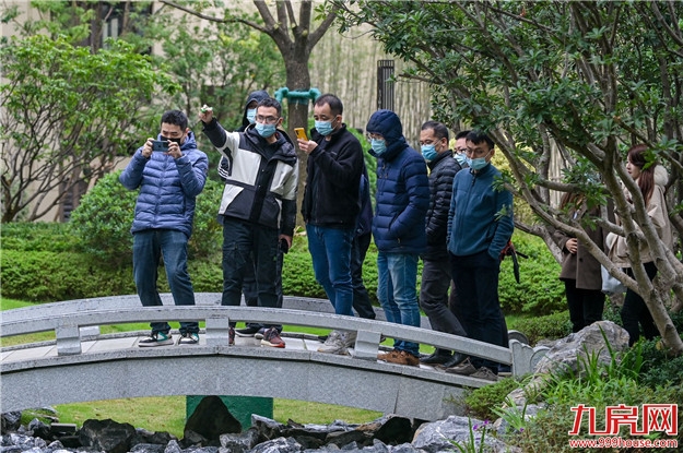 提前感受范本式交付力 龙湖兰园·天序探园获媒体点赞——九房网 提前感受范本式交付力 龙湖兰园·天序探园获媒体点赞——九房网