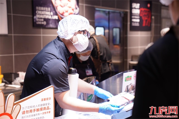 胖东来品质注入滨江生活 永辉融侨店焕新演绎“家门口的品质升级”——九房网 胖东来品质注入滨江生活 永辉融侨店焕新演绎“家门口的品质升级”——九房网